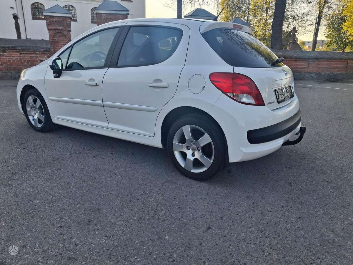 Peugeot 207, 1.6 l., hatchback