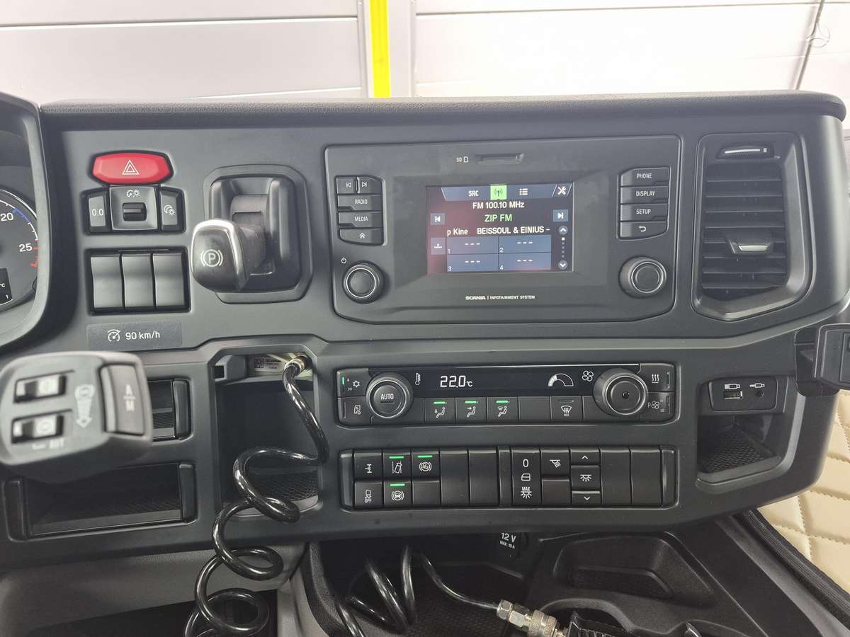 Scania R 460 A4x2NA, double sleeper