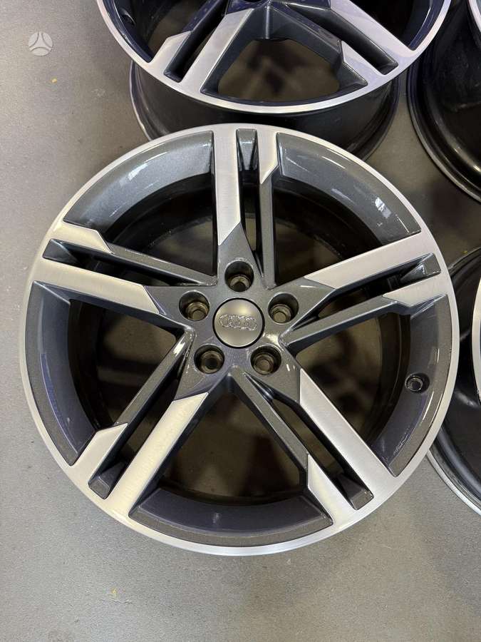 Audi, light alloy, R18