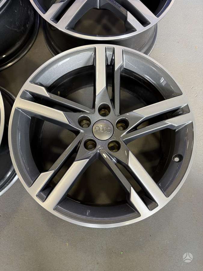 Audi, light alloy, R18