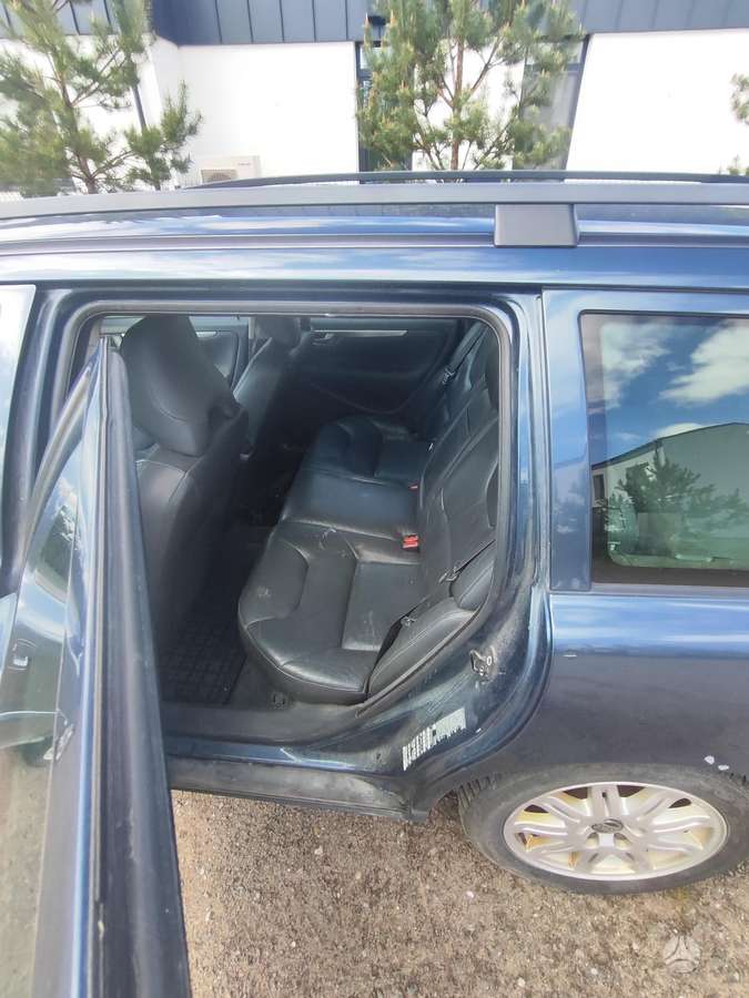Volvo V70, 2.4 l., universalas
