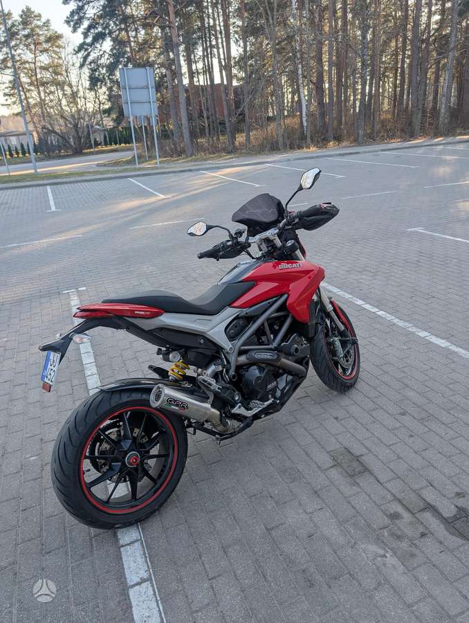 Ducati Hypermotard 821cc, supermoto