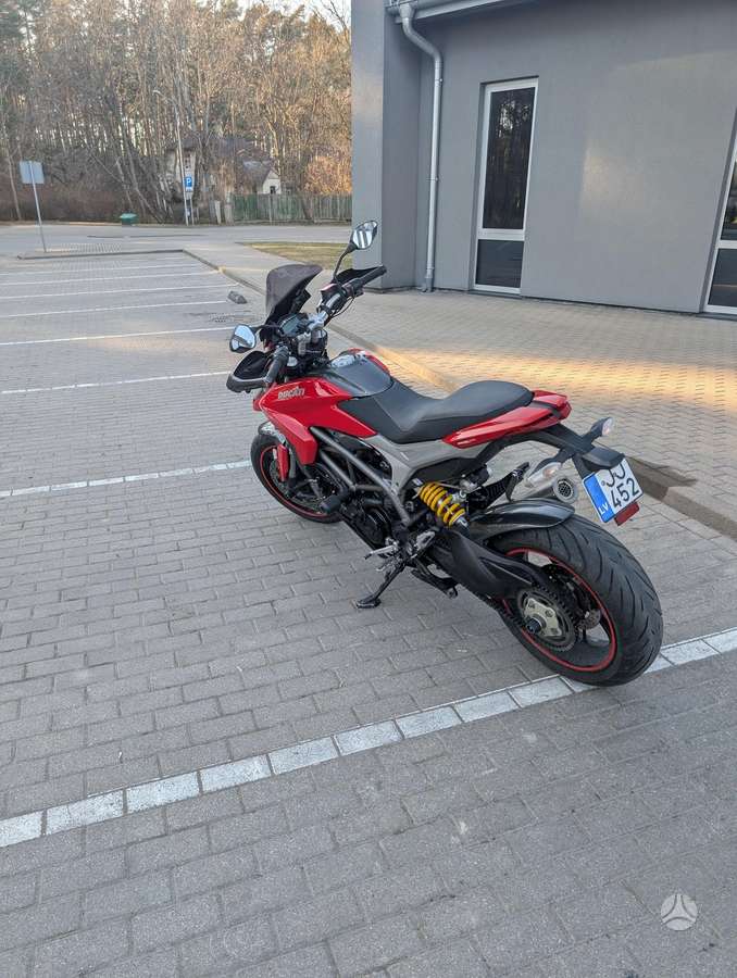 Ducati Hypermotard 821cc, supermoto
