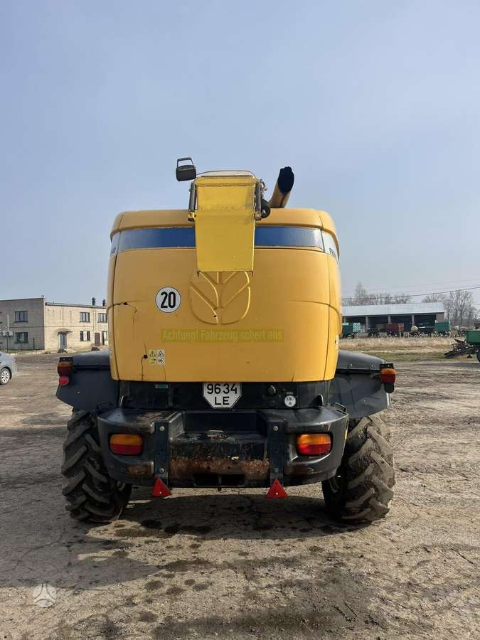 New Holland FR9040, self-propelled mower conditioners