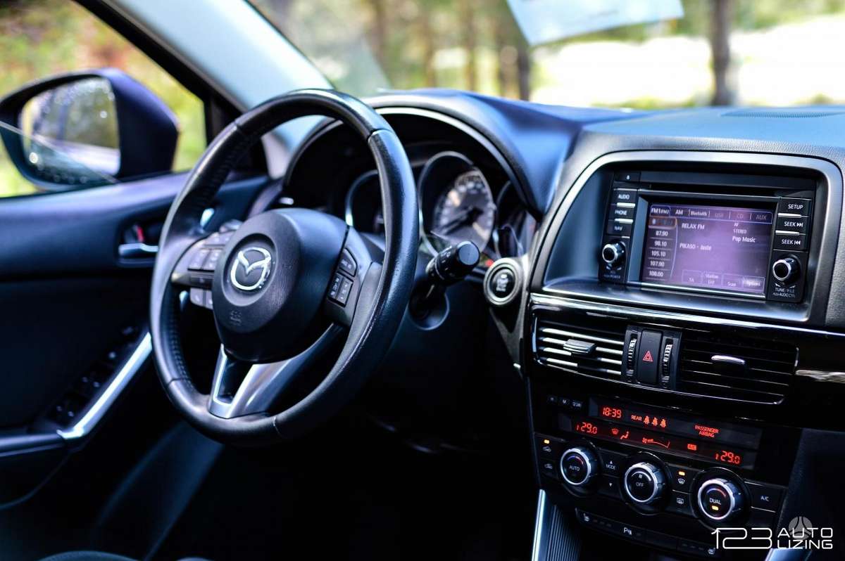 Mazda CX-5, 2.2 l., off-road / crossover