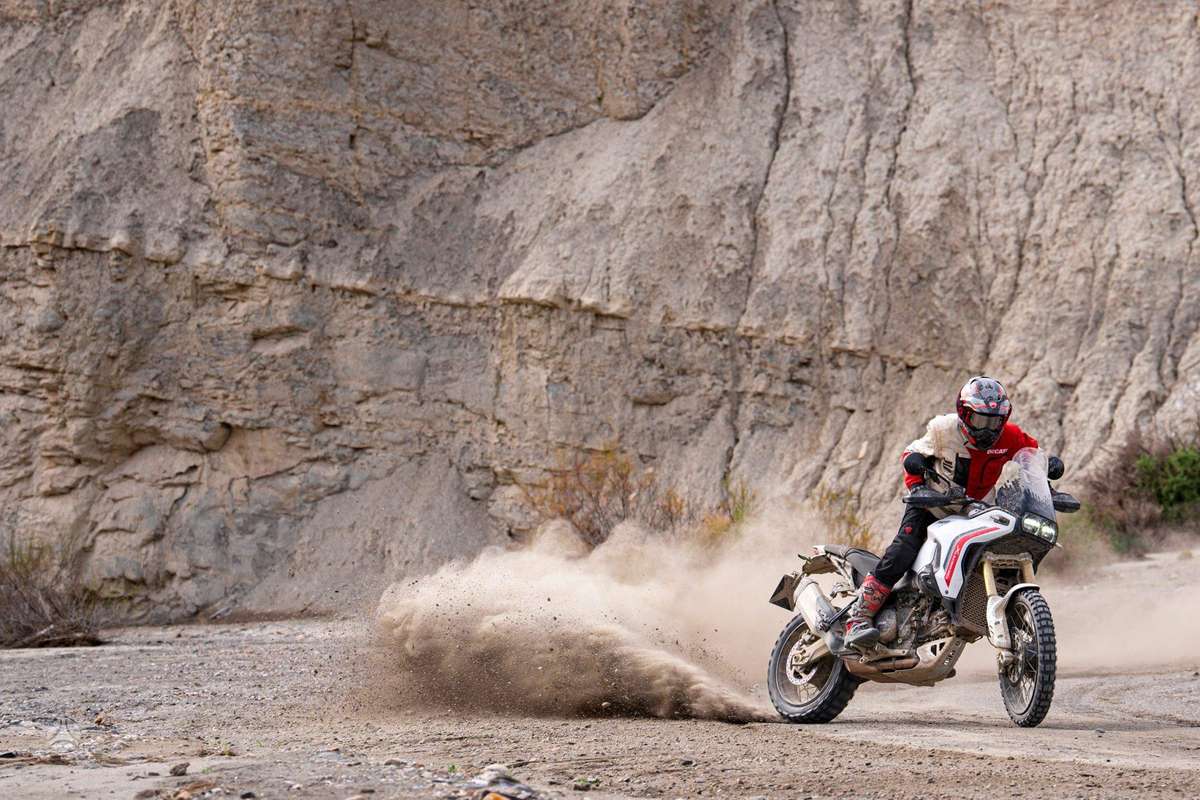 Ducati DesertX 890cc, krosa / enduro