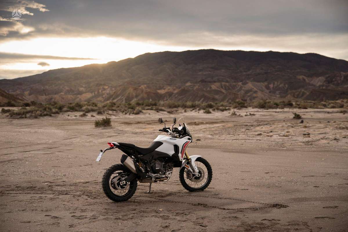Ducati DesertX 890cc, krosa / enduro