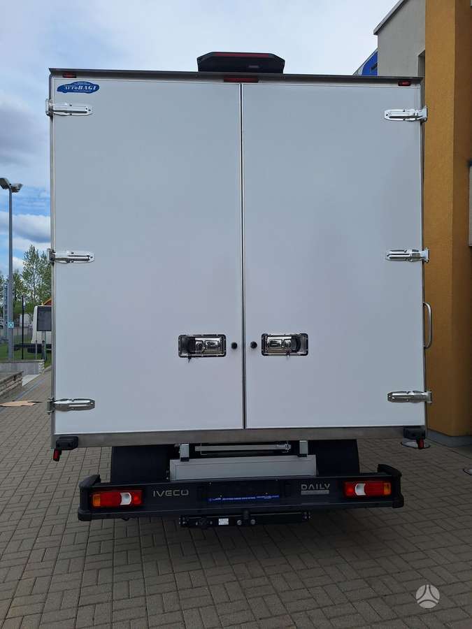 Iveco Daily, box trucks / box vans