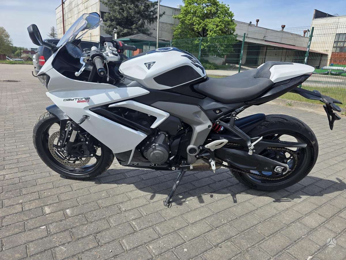 Triumph Daytona 660cc, superbikes