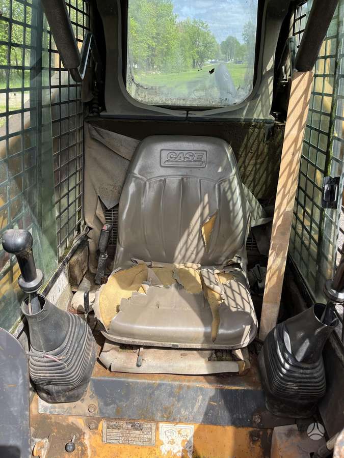 Case 60XT, mini krautuvai