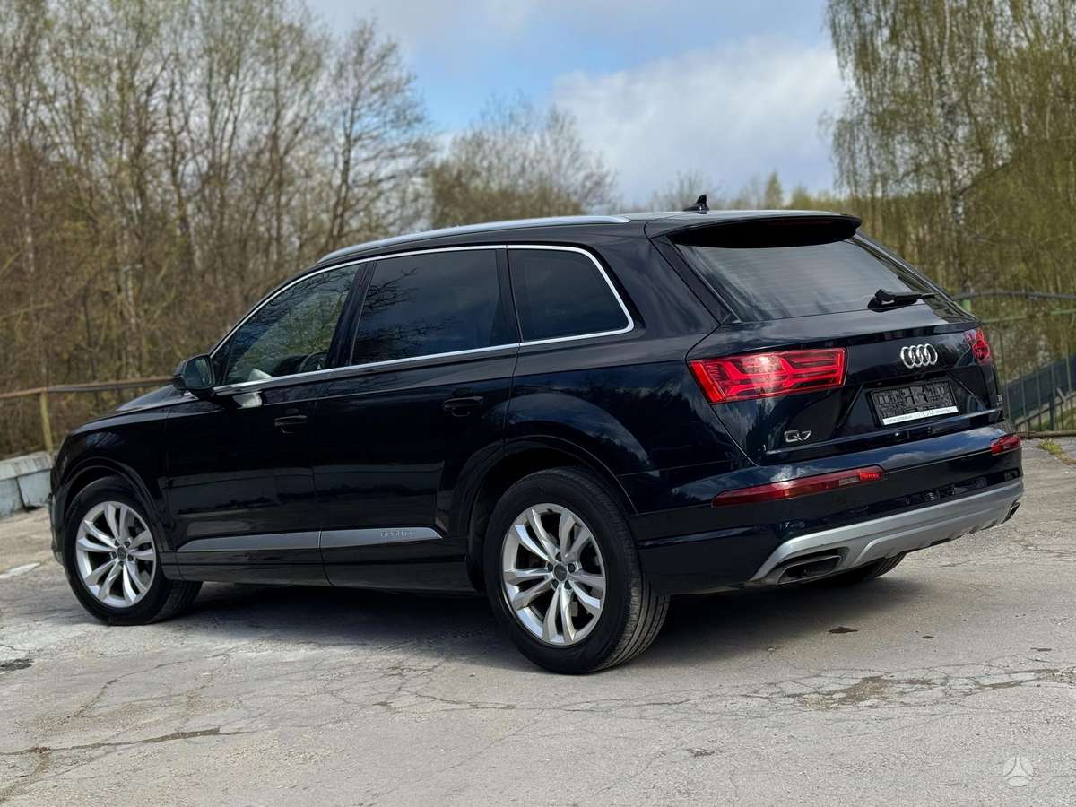 Audi Q7, 3.0 l., off-road / crossover