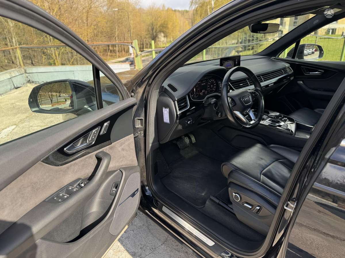 Audi Q7, 3.0 l., off-road / crossover