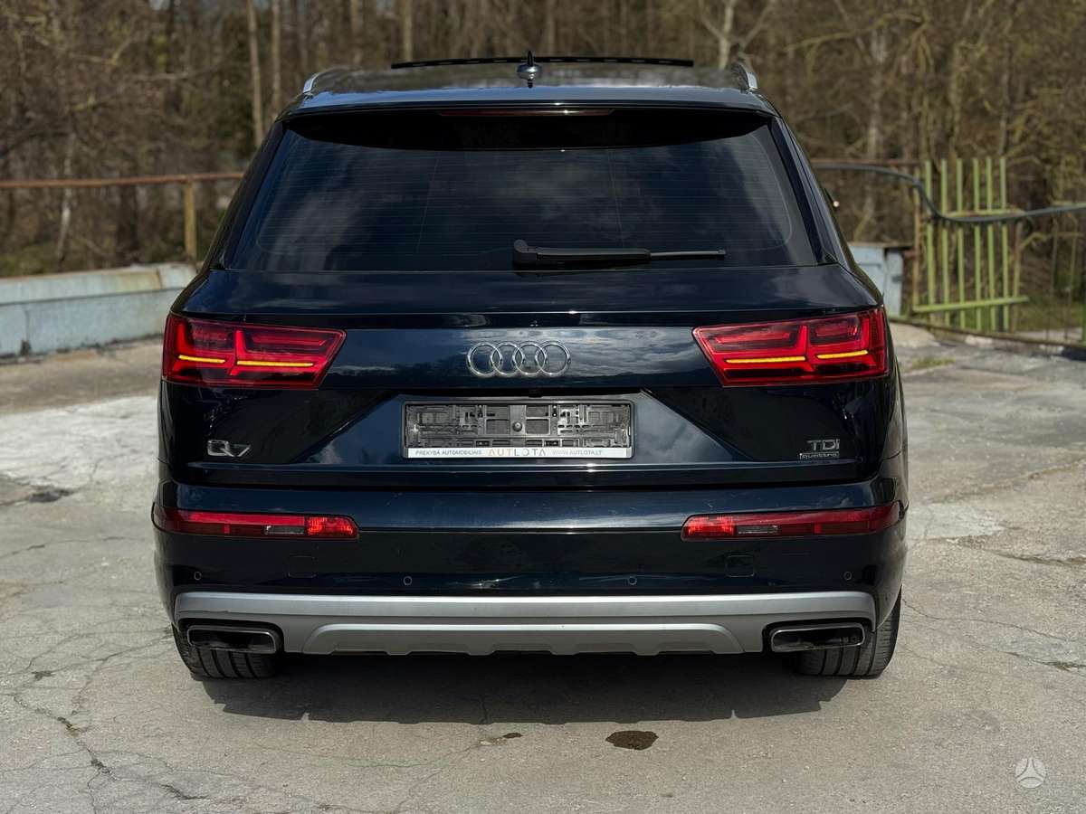 Audi Q7, 3.0 l., off-road / crossover