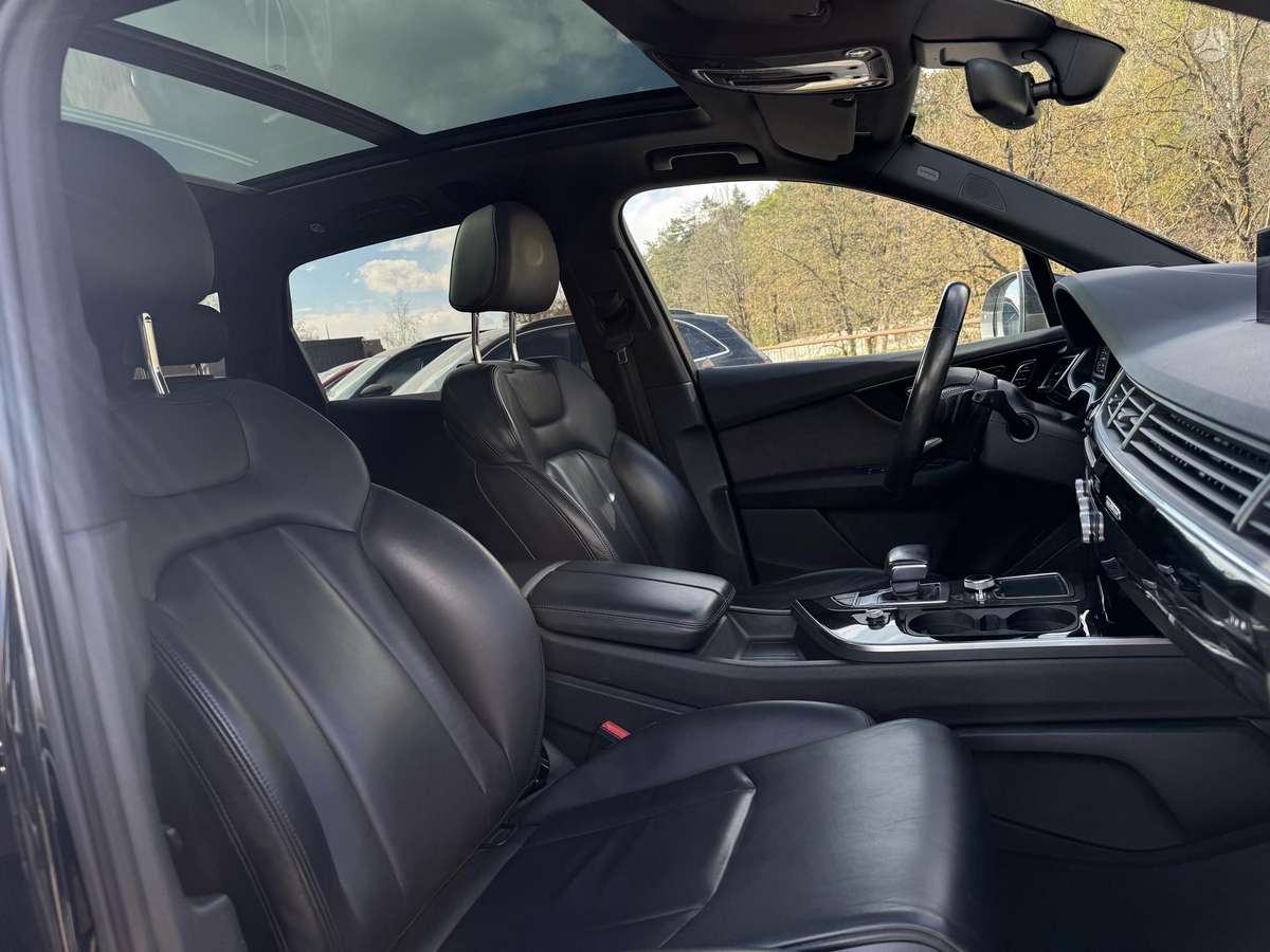 Audi Q7, 3.0 l., off-road / crossover
