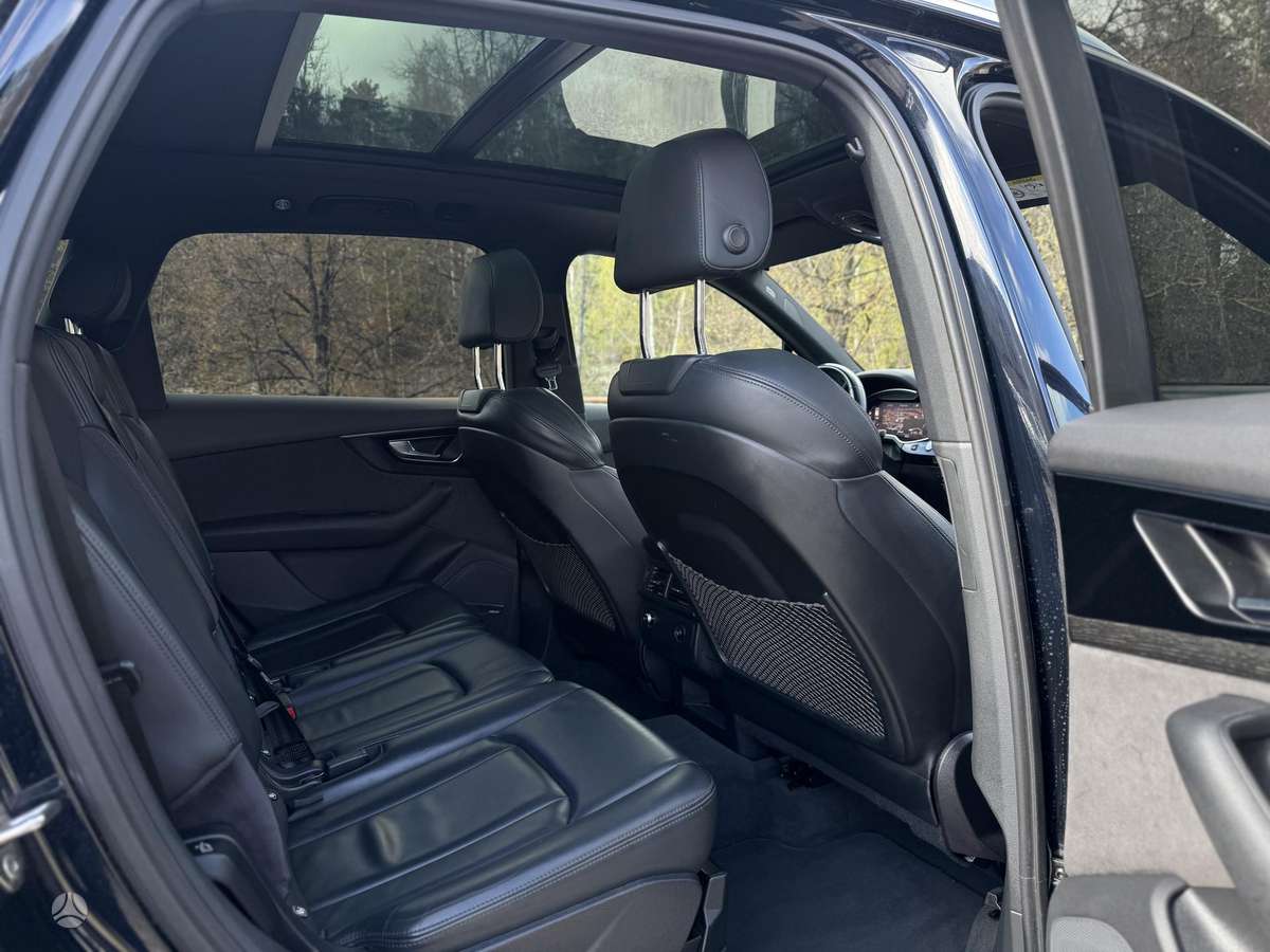 Audi Q7, 3.0 l., off-road / crossover