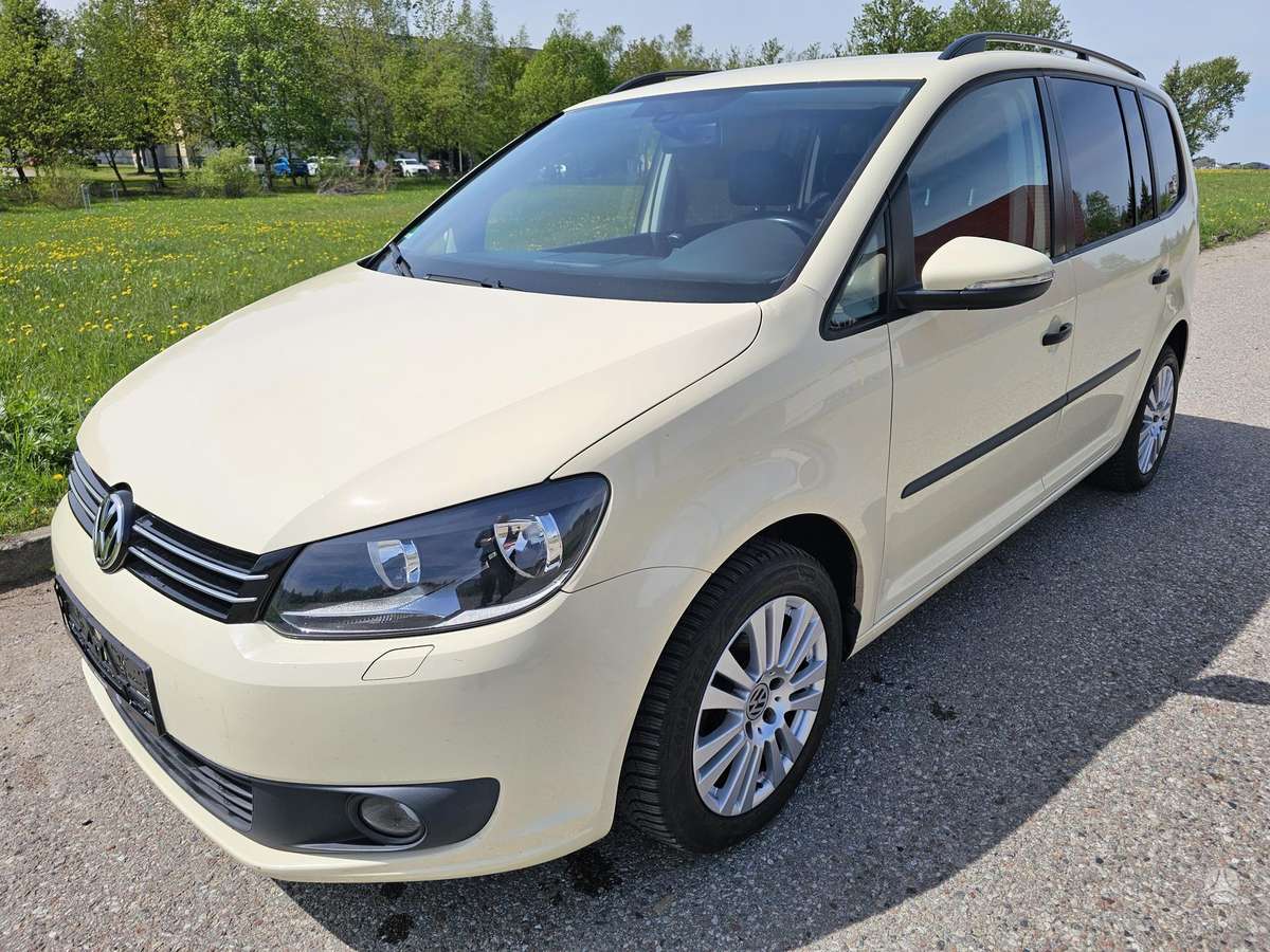 Volkswagen Touran - 1
