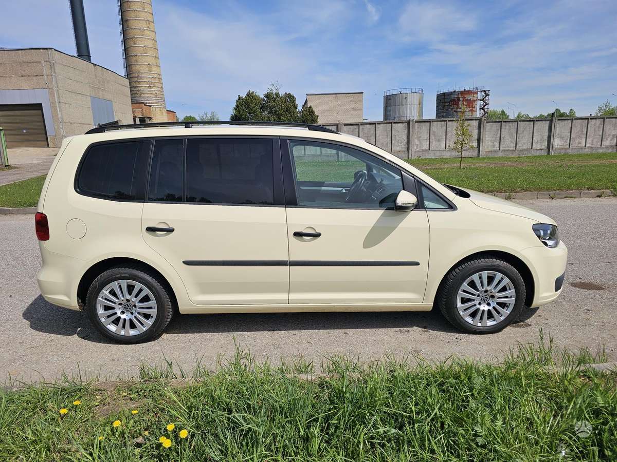 Volkswagen Touran - 8