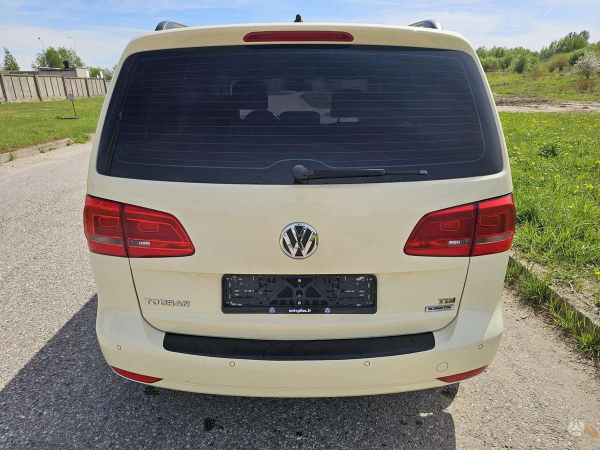 Volkswagen Touran - 10