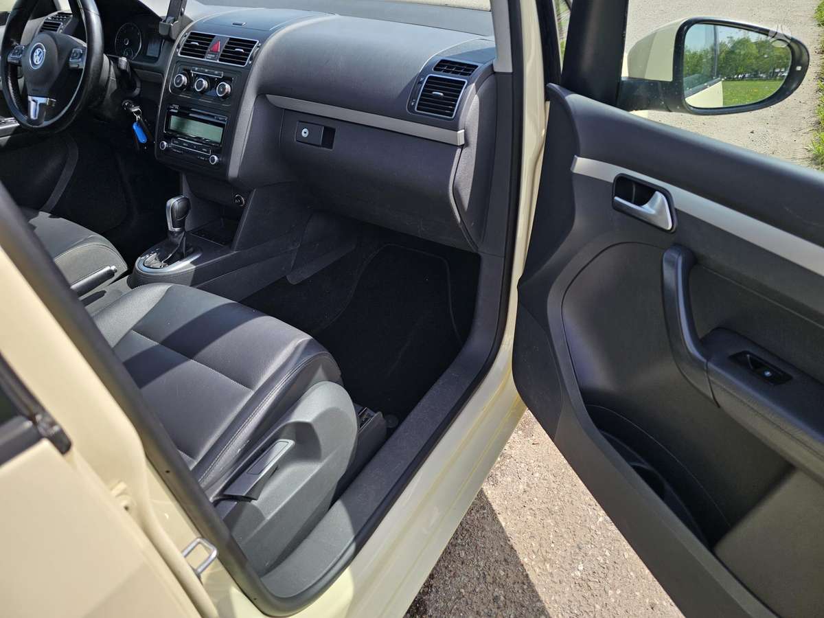 Volkswagen Touran - 5