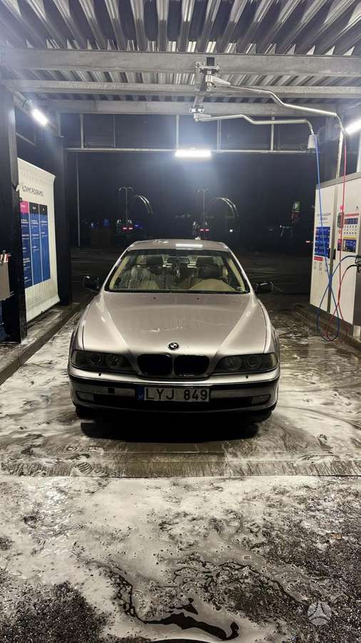 BMW 525, 2.5 l., Седан