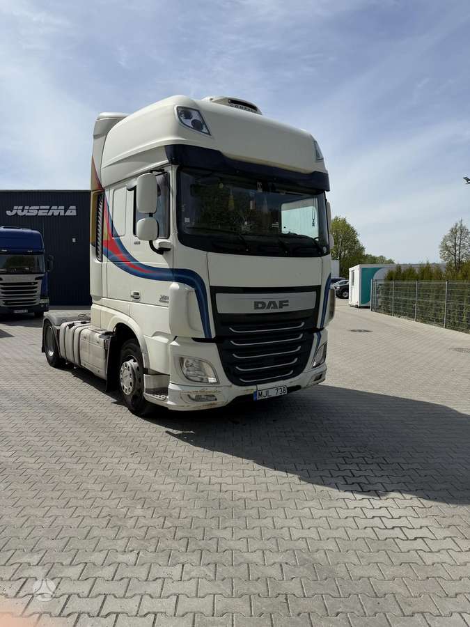 DAF XF 460, double sleeper