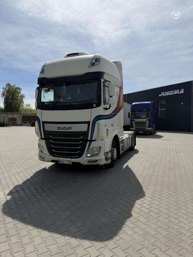 DAF XF 460, double sleeper