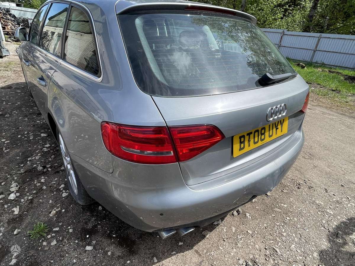 Audi A4 dalimis