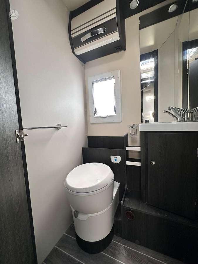 CI International MAGIS 84 XT, campers