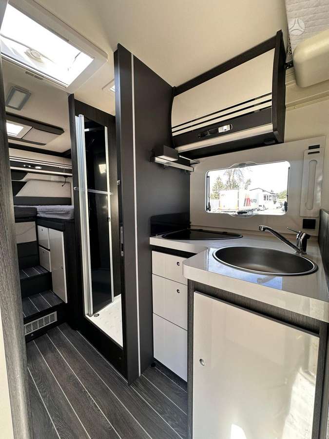 CI International MAGIS 84 XT, campers