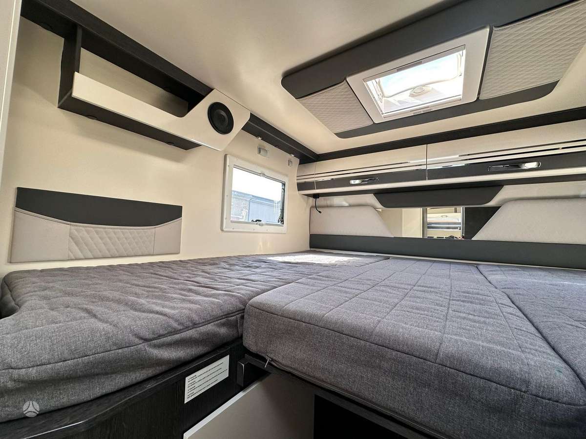 CI International MAGIS 84 XT, campers