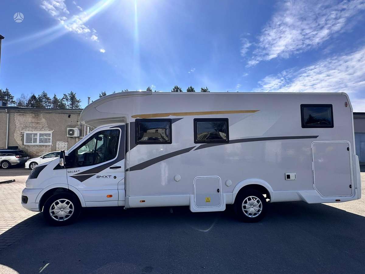 CI International MAGIS 84 XT, campers
