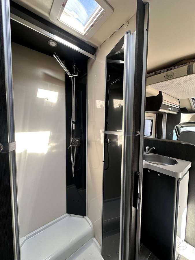 CI International MAGIS 84 XT, campers