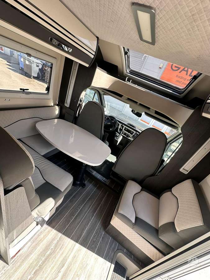 CI International MAGIS 84 XT, campers