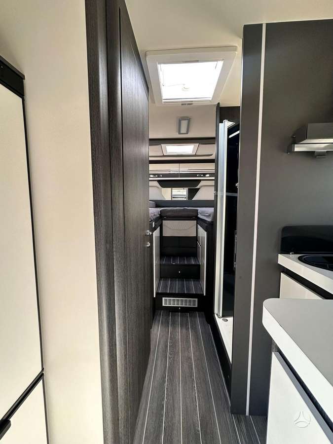 CI International MAGIS 84 XT, campers