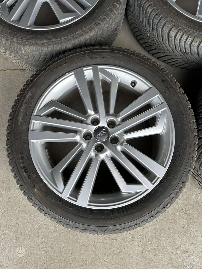 Audi, vieglmetāla, R20