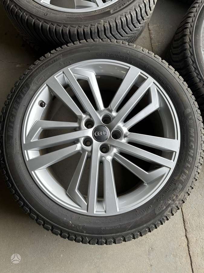 Audi, vieglmetāla, R20