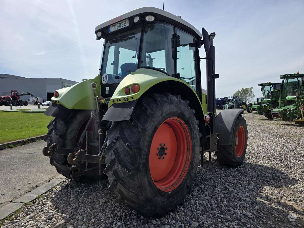 Claas Arion 620C, traktori