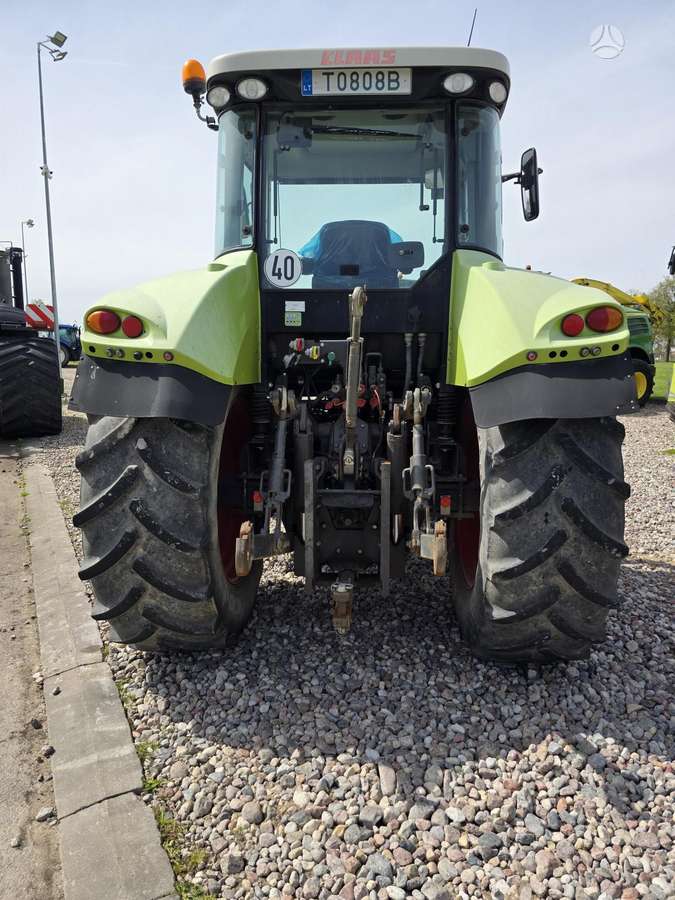 Claas Arion 620C, traktori