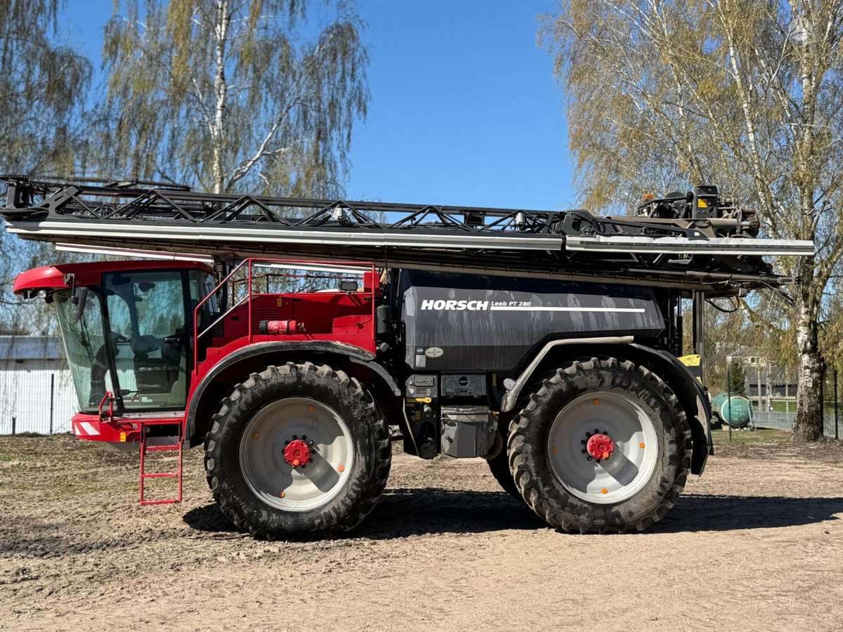 Horsch LEEB PT280, self-propelled sprayers