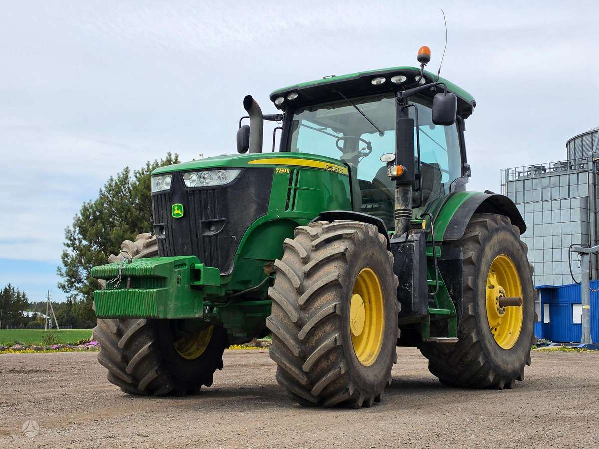 John Deere 7230R, traktoriai