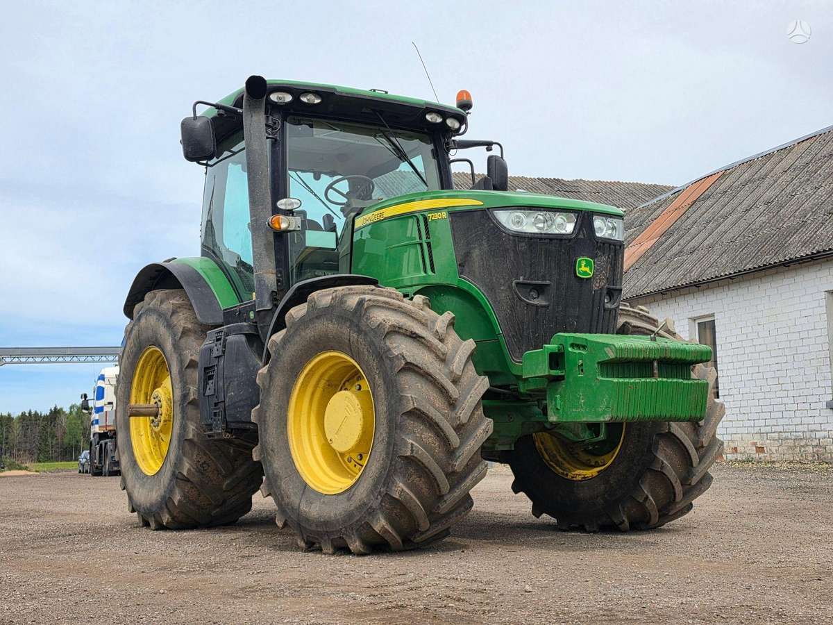 John Deere 7230R, traktoriai