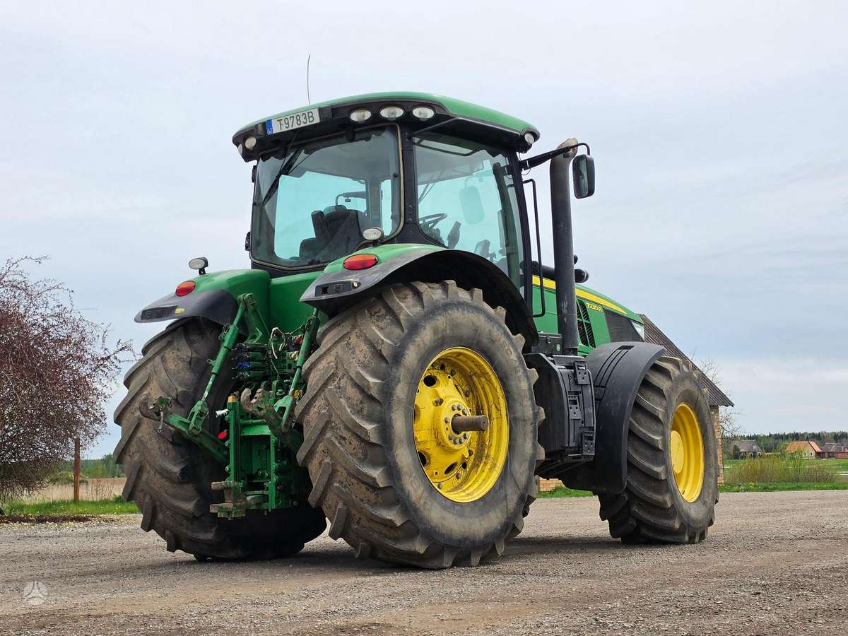 John Deere 7230R, traktoriai