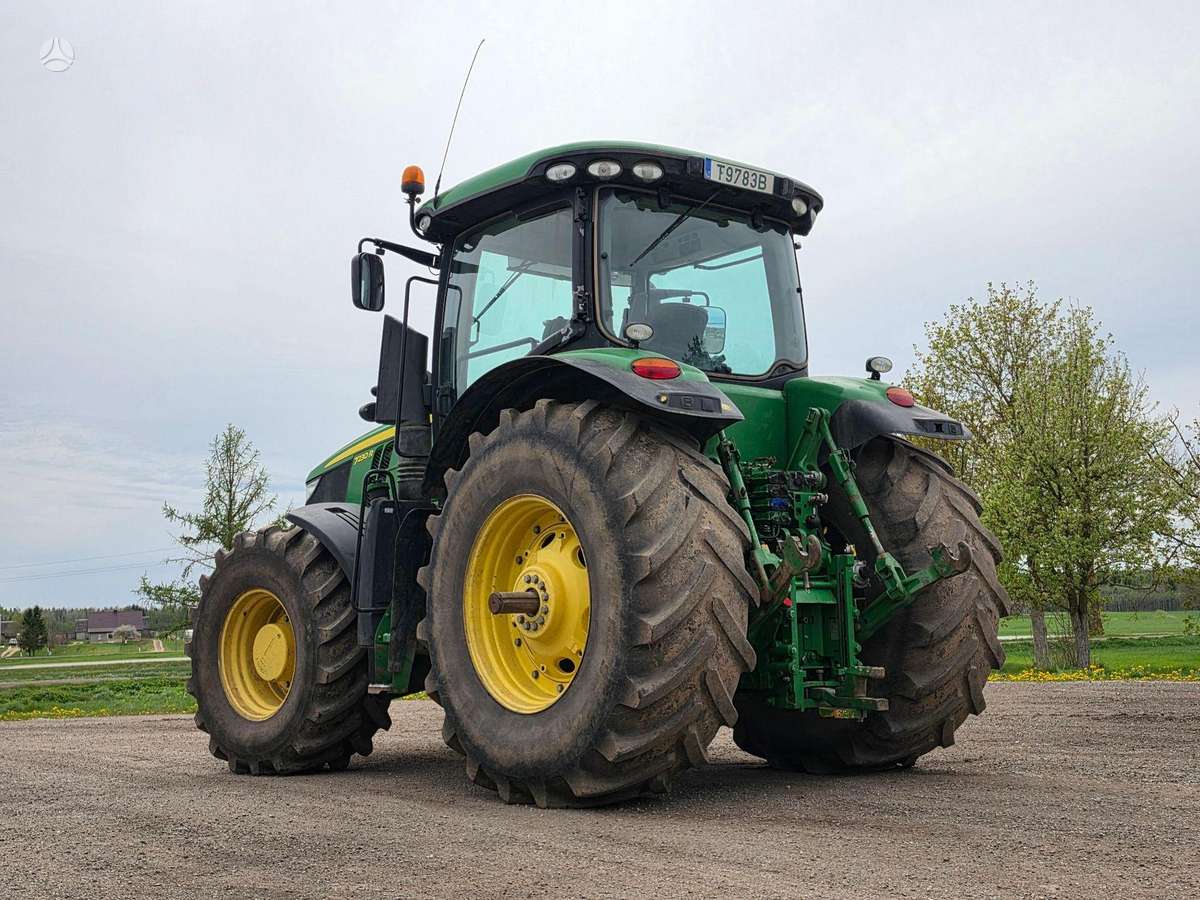 John Deere 7230R, traktoriai