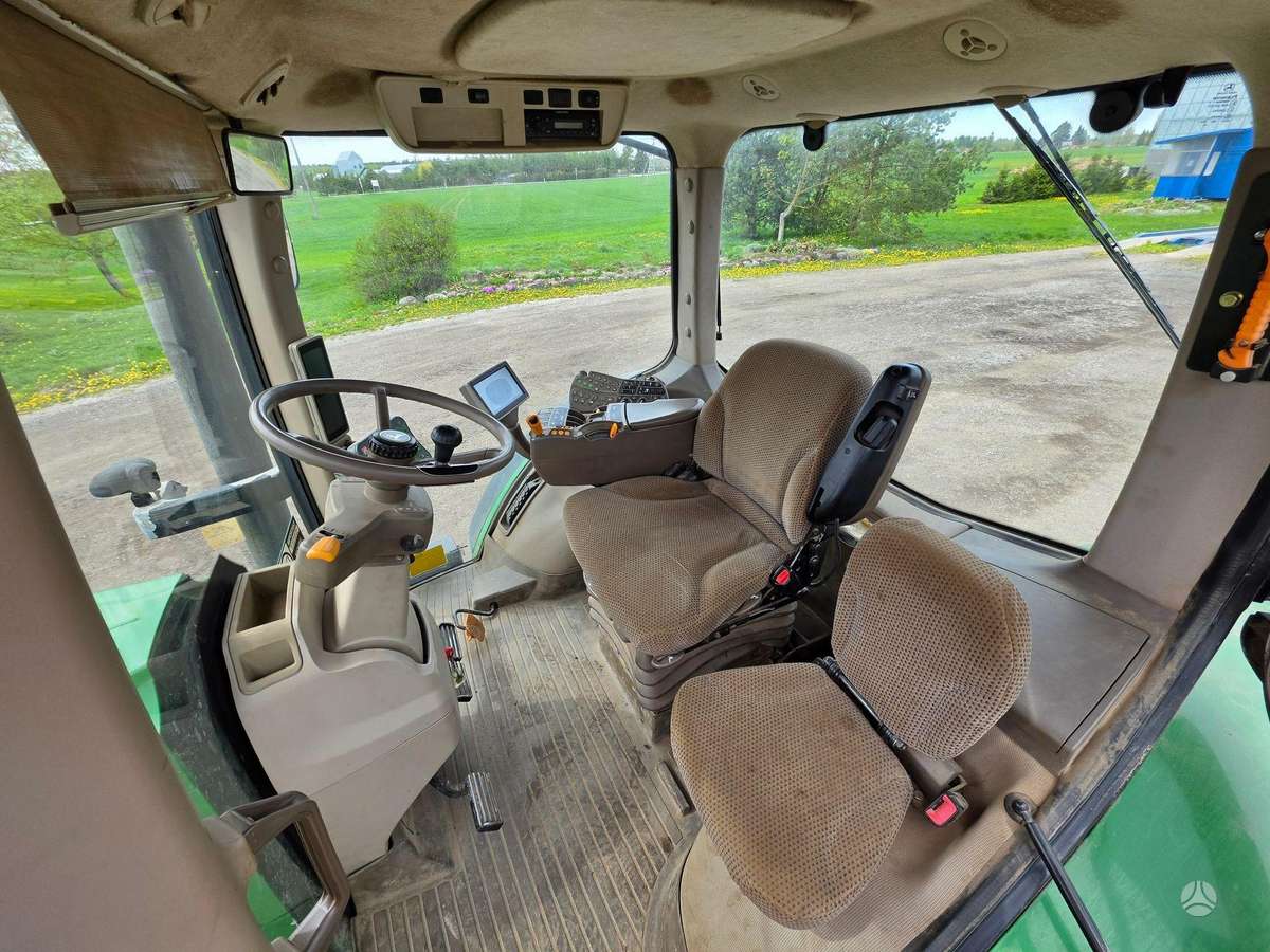John Deere 7230R, traktoriai