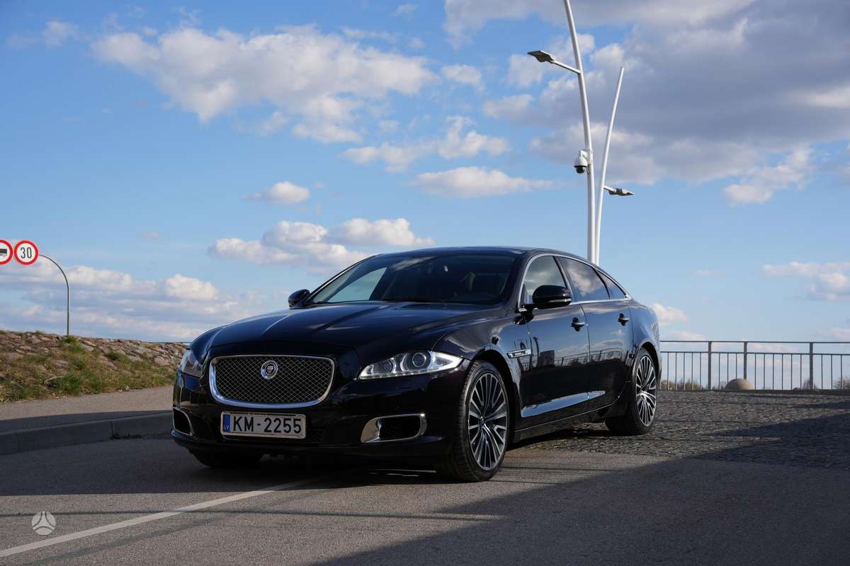Jaguar XJ, 3.0 l., Седан