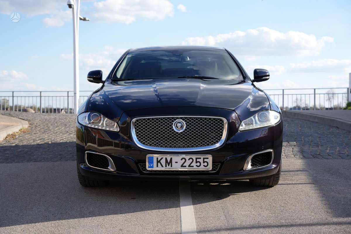 Jaguar XJ, 3.0 l., Седан