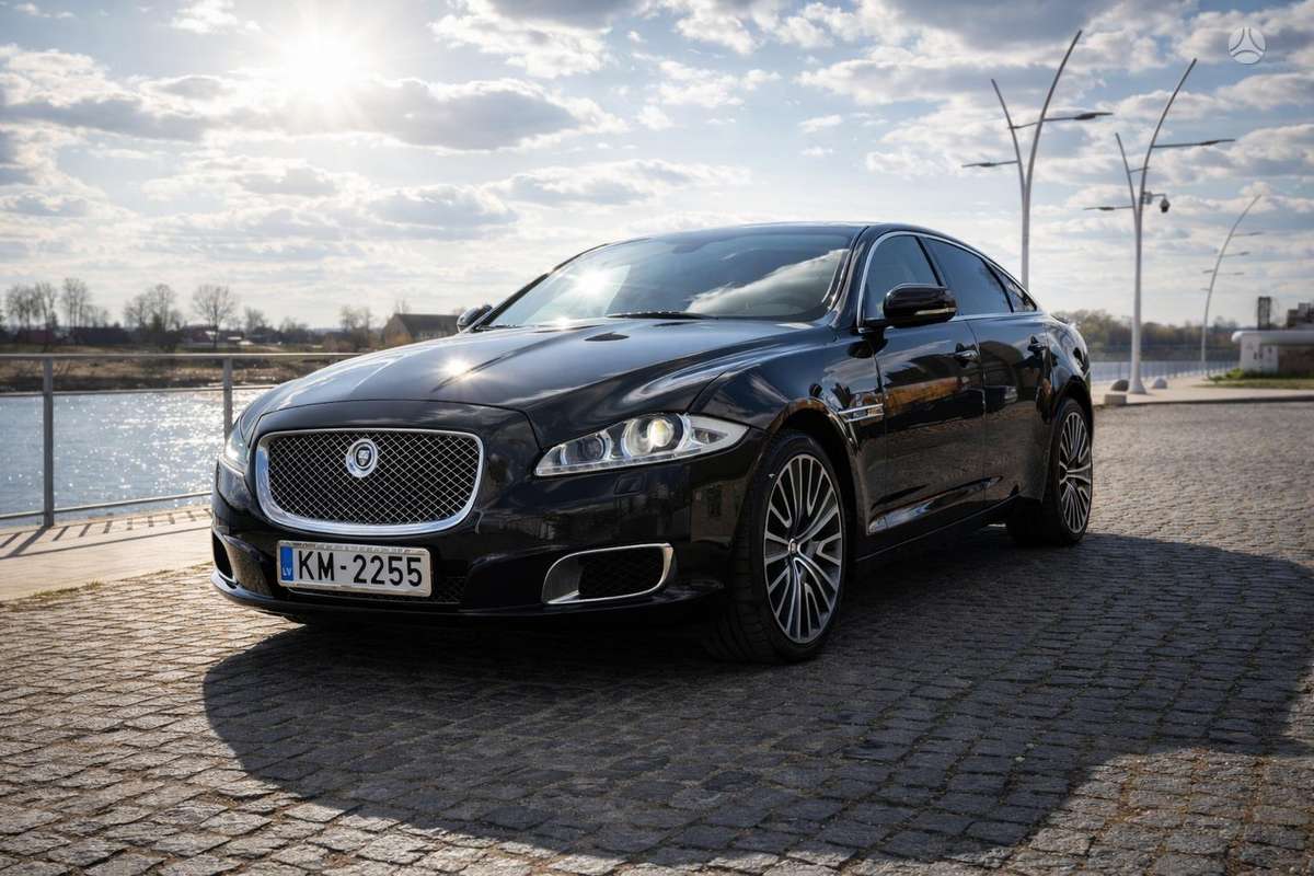Jaguar XJ, 3.0 l., Седан