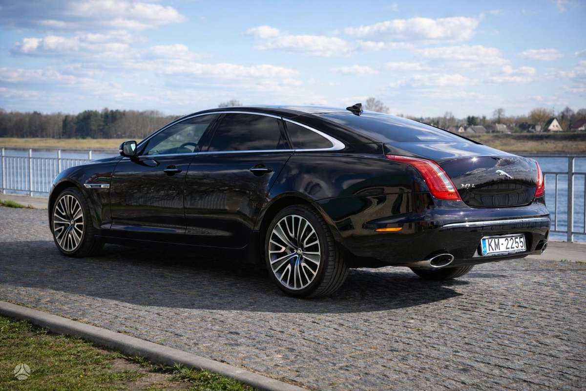 Jaguar XJ, 3.0 l., Седан