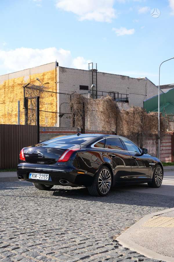 Jaguar XJ, 3.0 l., Седан
