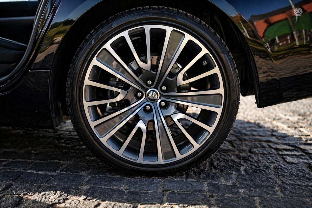 Jaguar XJ, 3.0 l., Седан